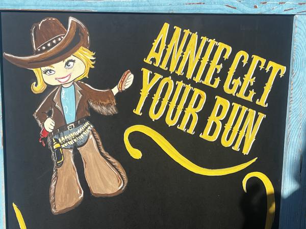 Annie get your bun