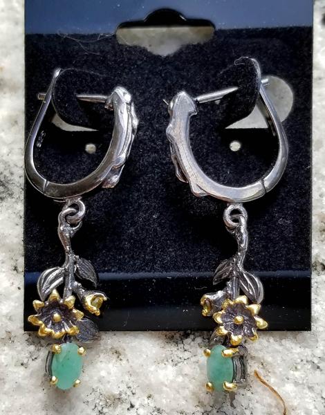 Sculptural Emerald Earrings picture