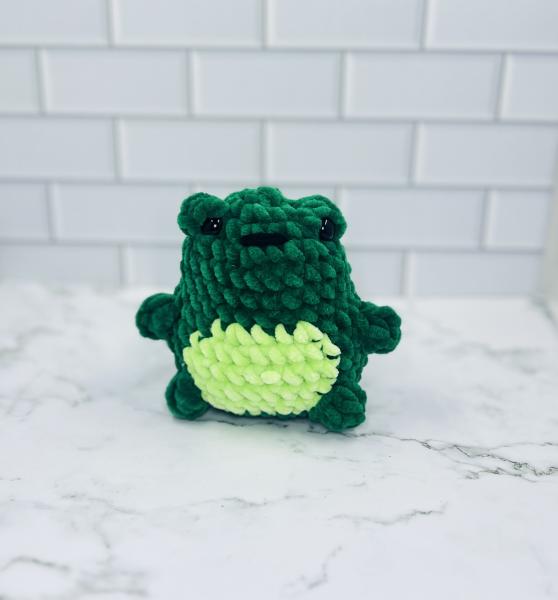 Chunky Crochet Frog Plushie | Soft & Cuddly Amigurumi Buddy