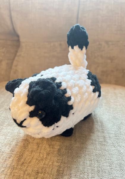 Mini Loaf Cat | Hand-Crocheted Plush in Two-Toned Chunky Chenille Yarn