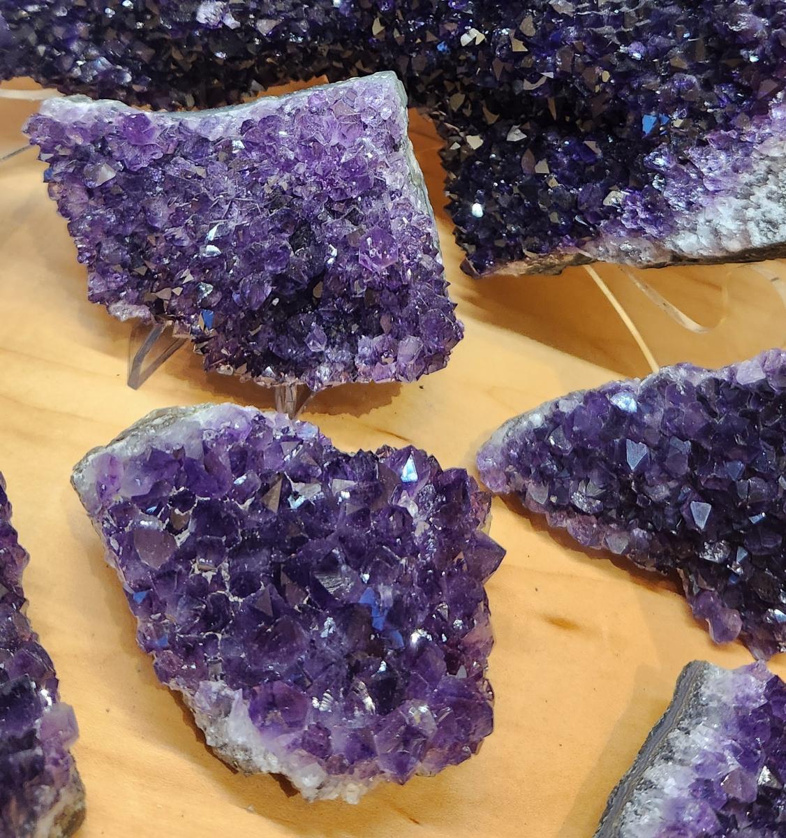 Amethyst clusters picture