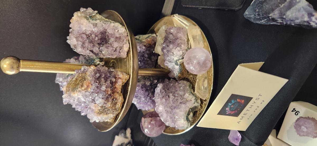 Amethyst clusters picture