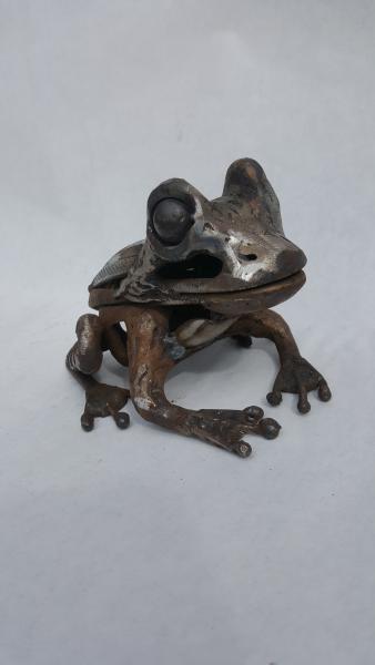 Scrap Metal Frog picture