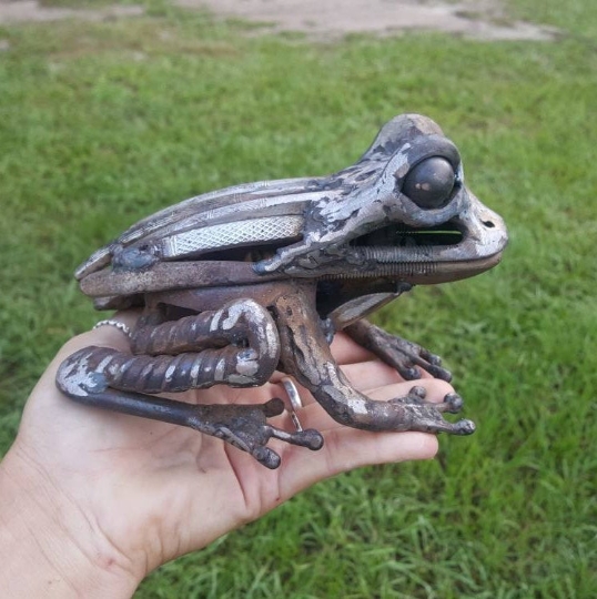 Scrap Metal Frog picture