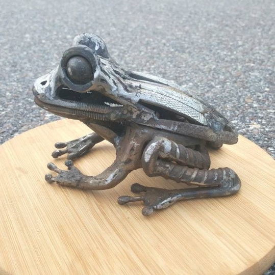 Scrap Metal Frog picture