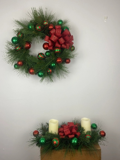 Red & Green Pine Centerpiece picture