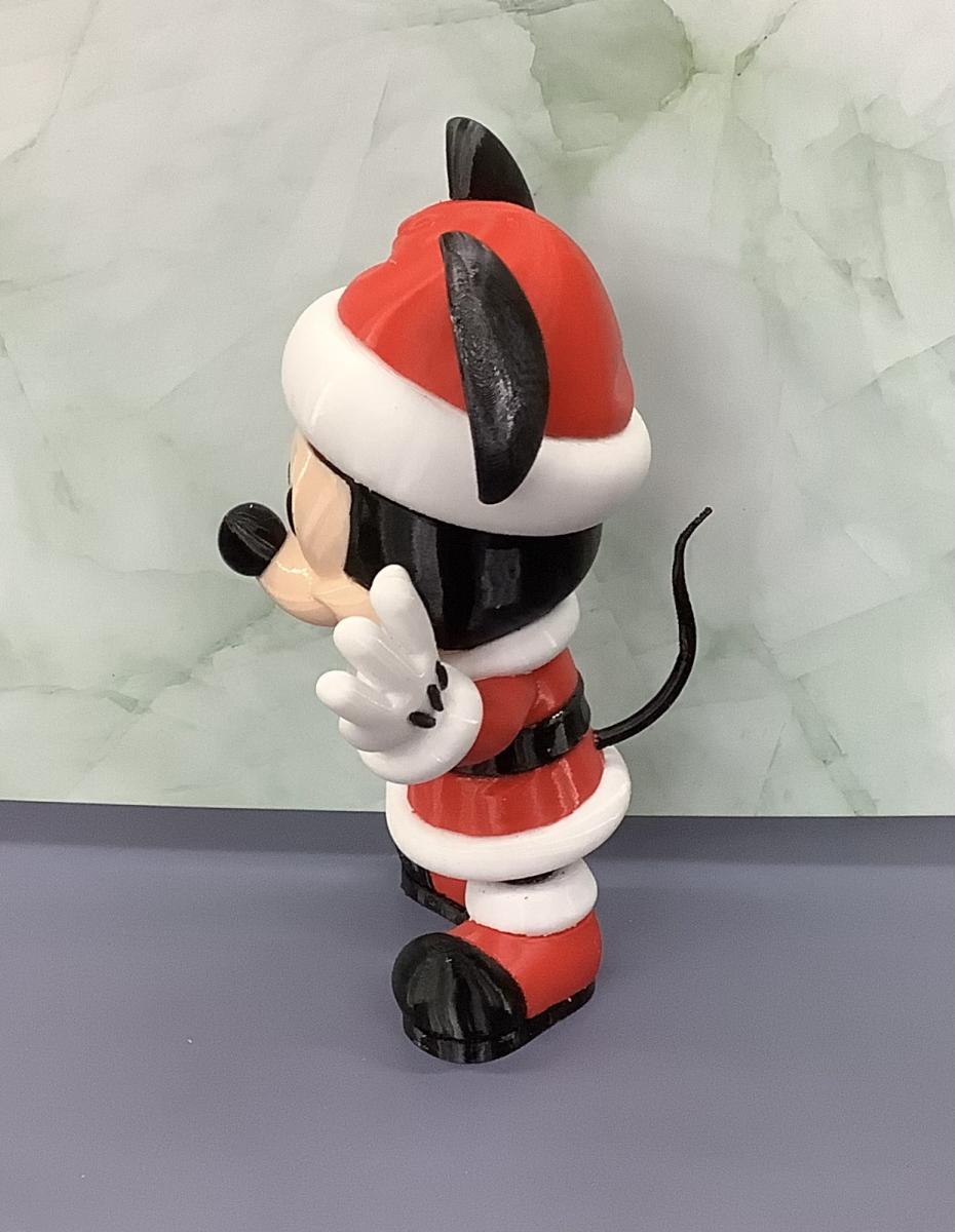 Mickey Holiday Decor picture