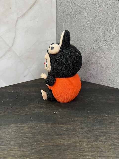 Pumpkin Labubu picture