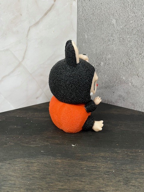 Pumpkin Labubu picture