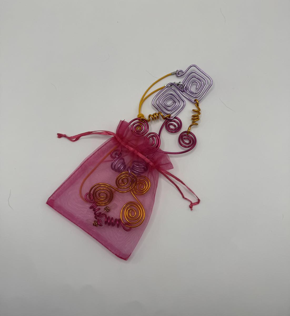Heart Whimsical Wire Eyeglass Chain picture