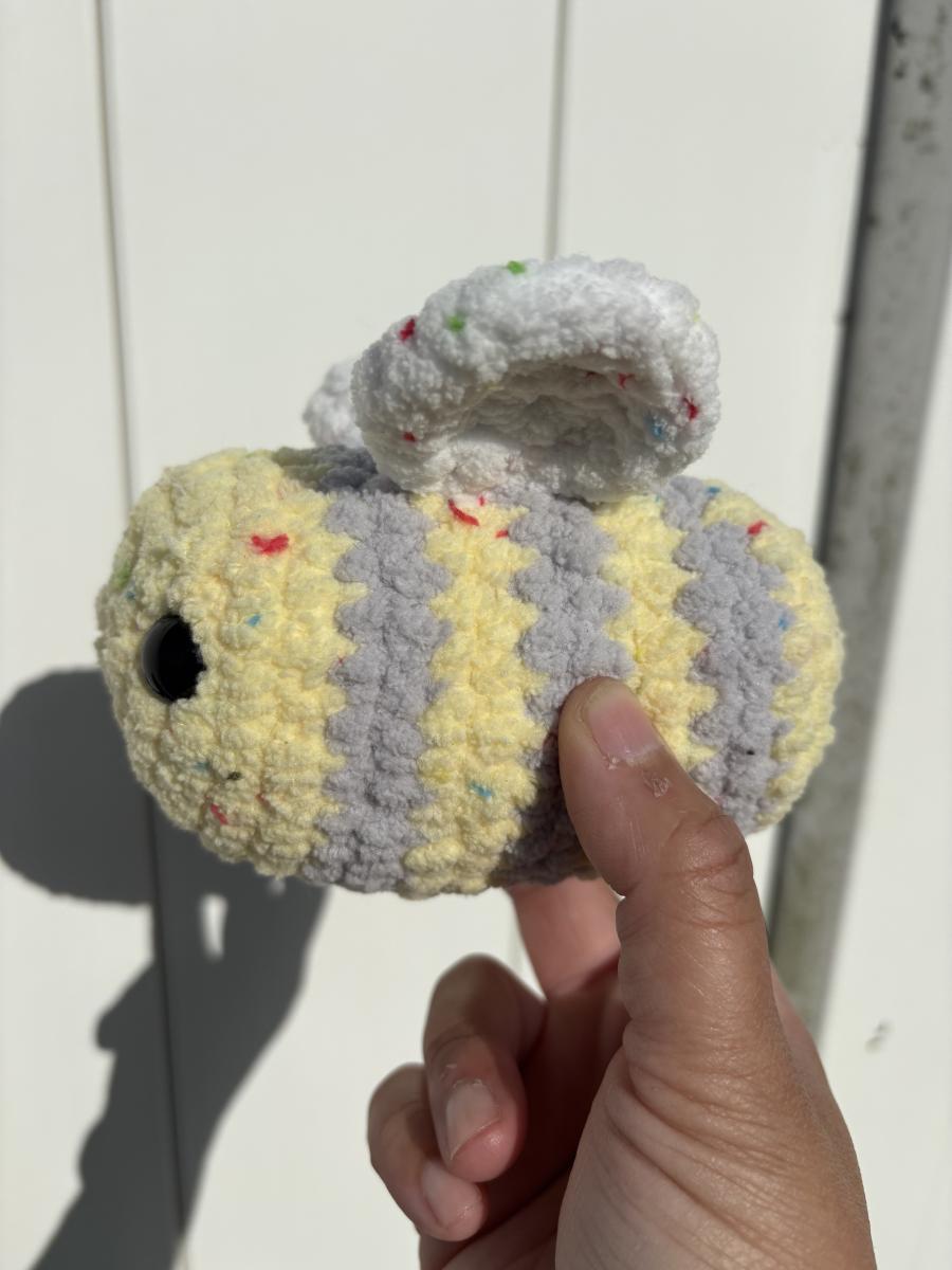 Confetti Bee picture