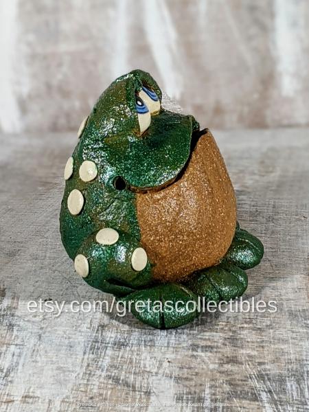 Whimsical Green Frog Incense Burner picture