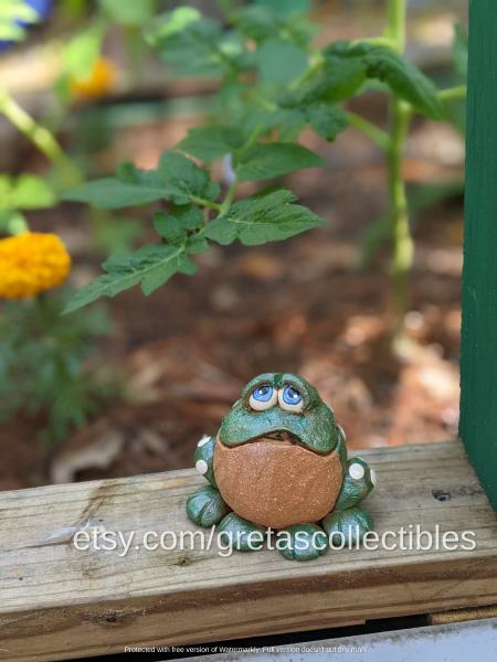 Whimsical Green Frog Incense Burner picture