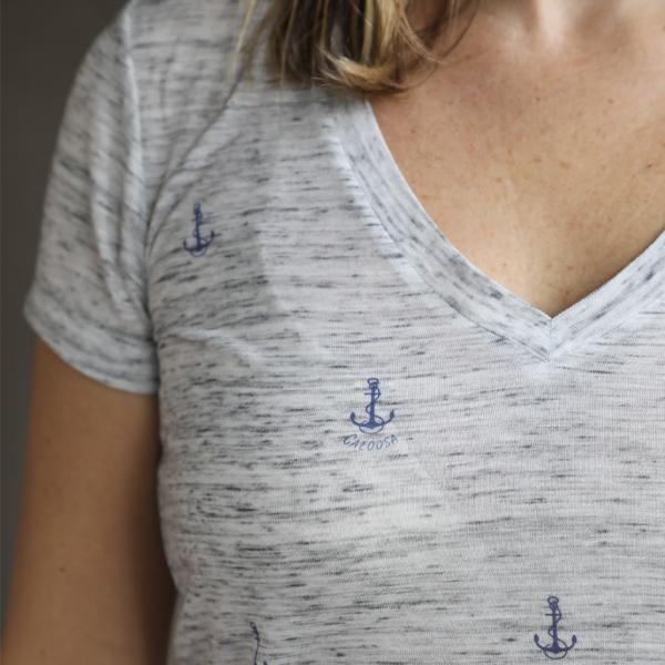 Anchor Fashion Deep V-neck T-shirt picture