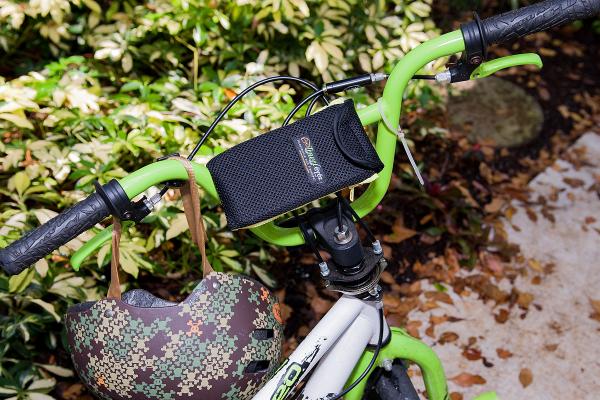 TravelEyez Mesh Case-Lime Green Zippers picture