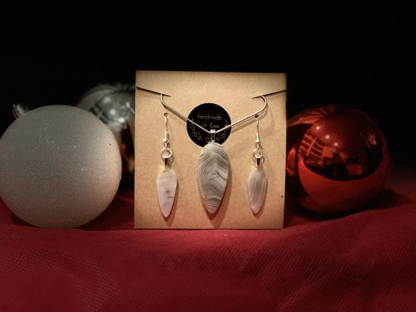 Calandria Agate Earring and Necklace Set