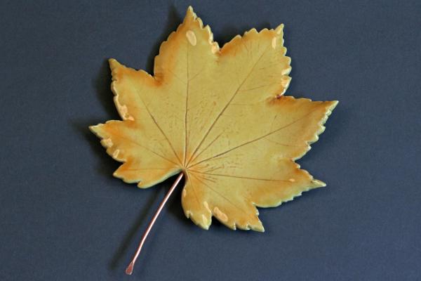 Ceramic Vine Maple-Hanging Leaf