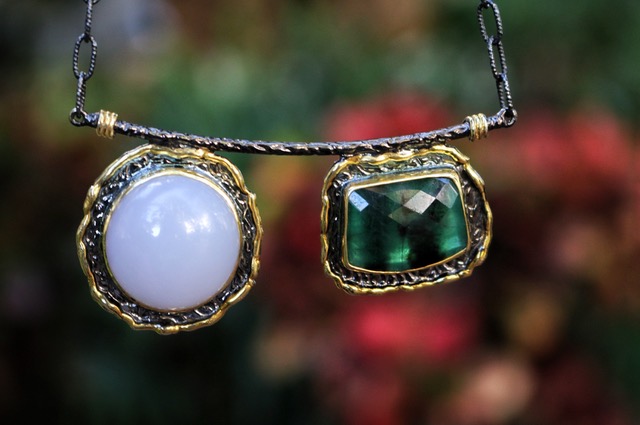 Emerald and Chalcedony picture