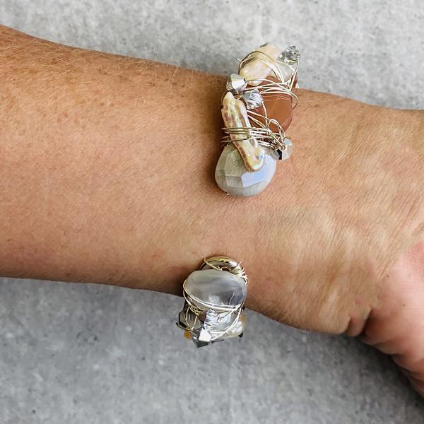 Pearl adjustable bracelet picture