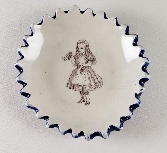 Tiny Plate with Alice in Wonderland picture