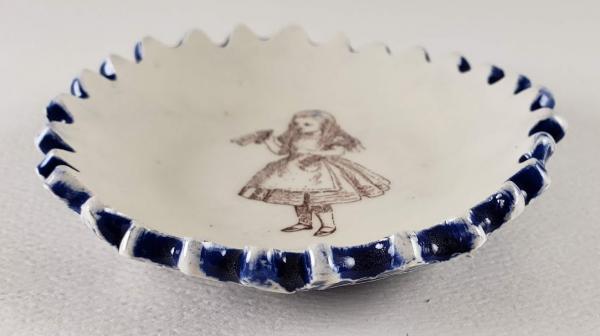 Tiny Plate with Alice in Wonderland picture