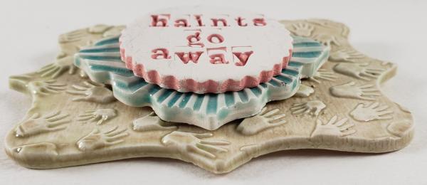 Word Plaque with "Haints Go Away " picture