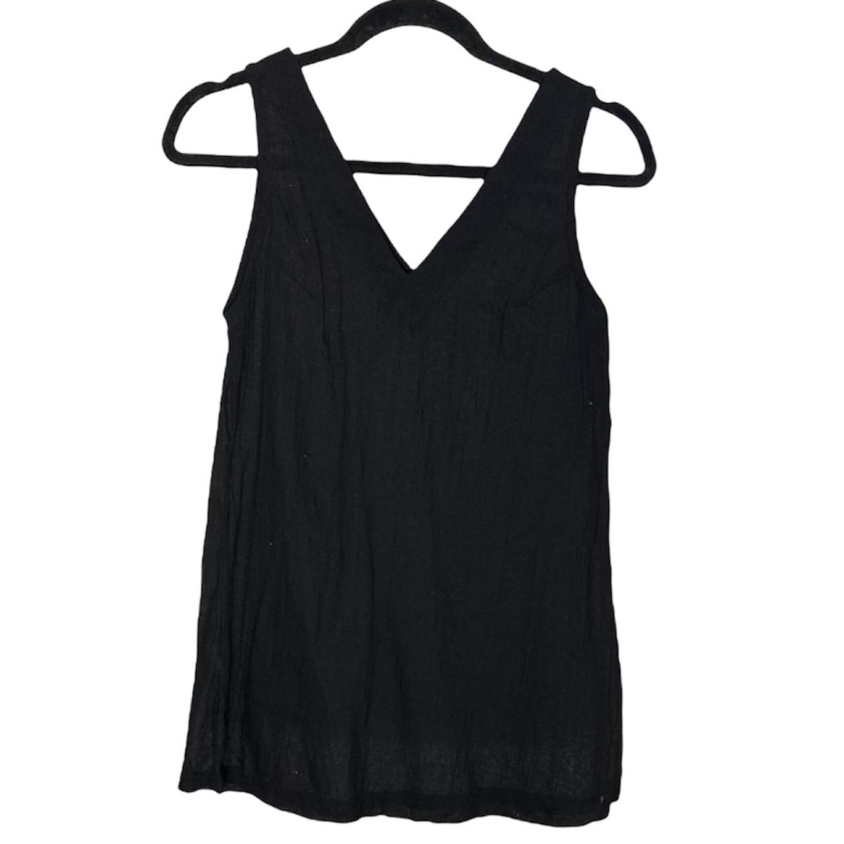 Black & White Tops picture