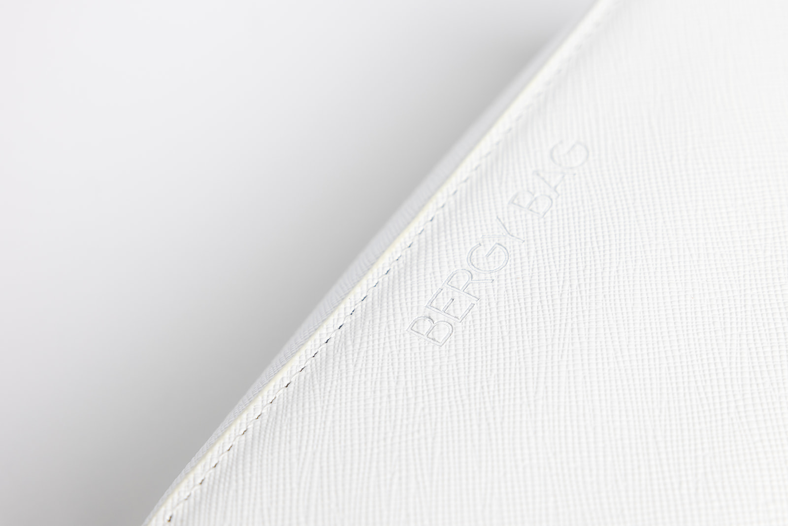 Insulated Clutch White picture