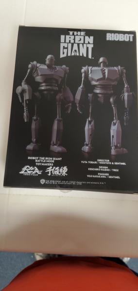 RIOBOT THE IRON GIANT ROBOT 1000 TOYS picture