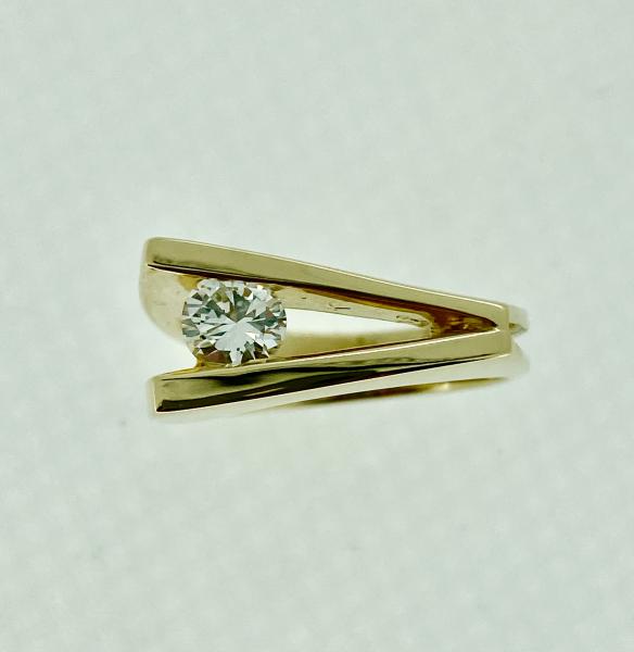small wedge .42 Ct. Diamond picture