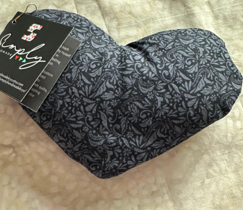 Soothing Heart-Shaped Eye Pillow with Lavender and Eucalyptus for Migraine Relief picture