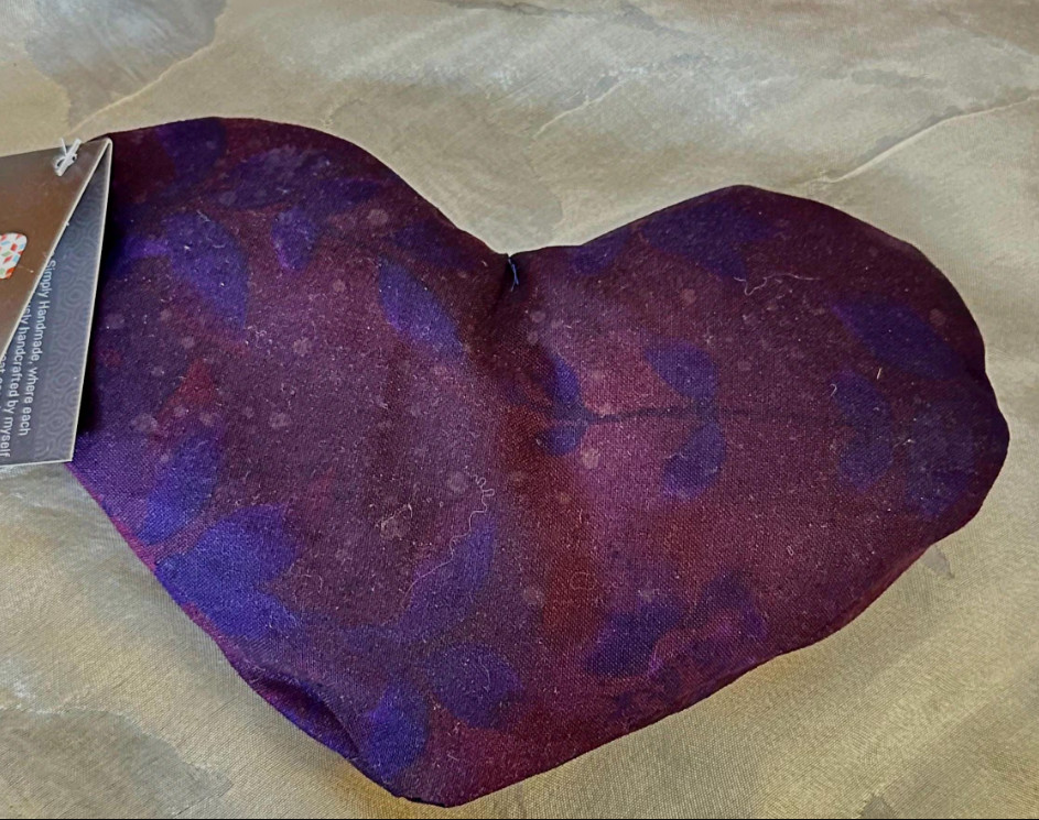 Soothing Heart-Shaped Eye Pillow with Lavender and Eucalyptus for Migraine Relief picture