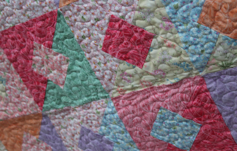 Handmade Pastel Throw Quilt &ndash; Geometric Floral, Spring D&eacute;cor picture