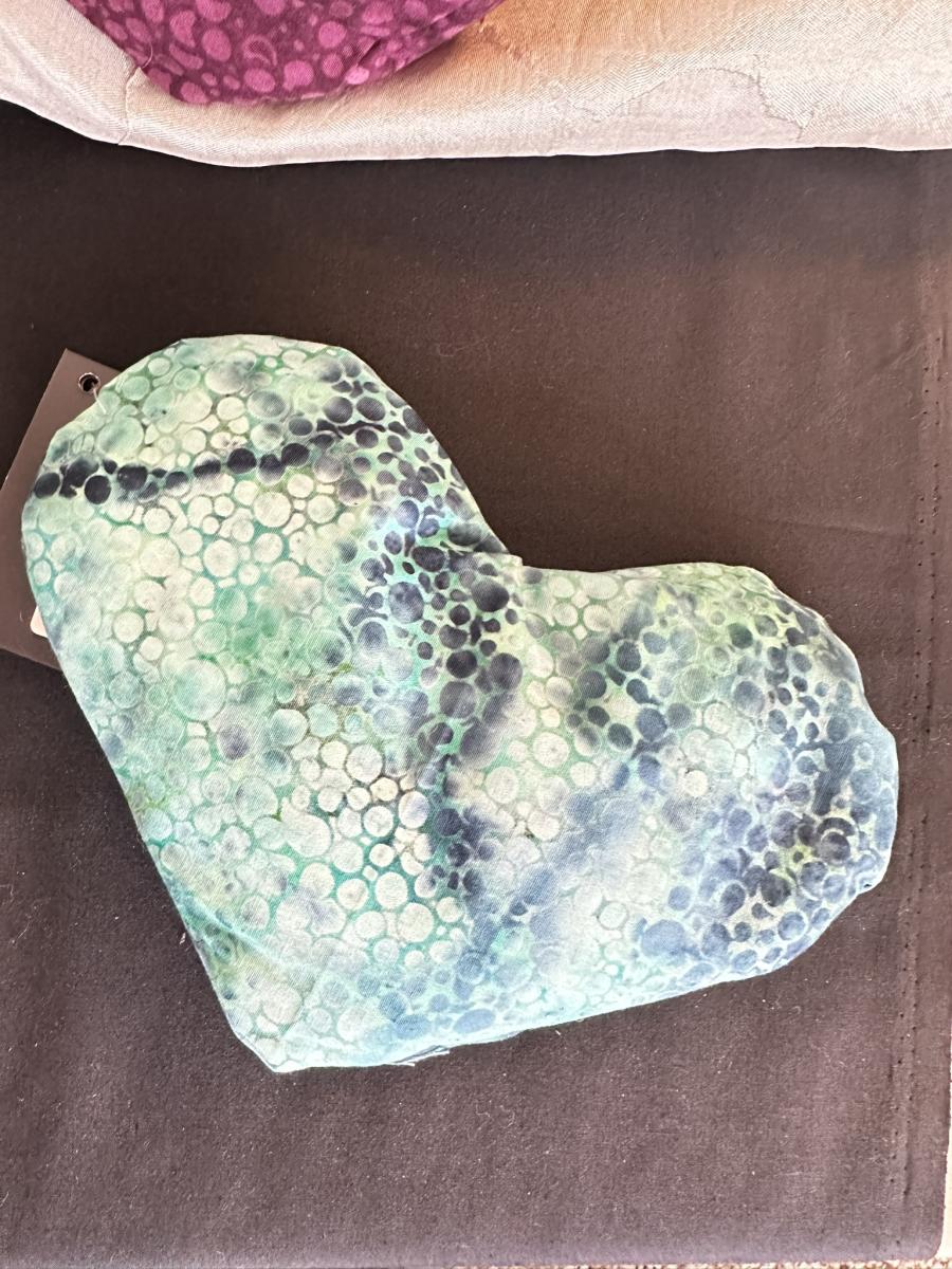 Soothing Heart-Shaped Eye Pillow with Lavender and Eucalyptus for Migraine Relief picture