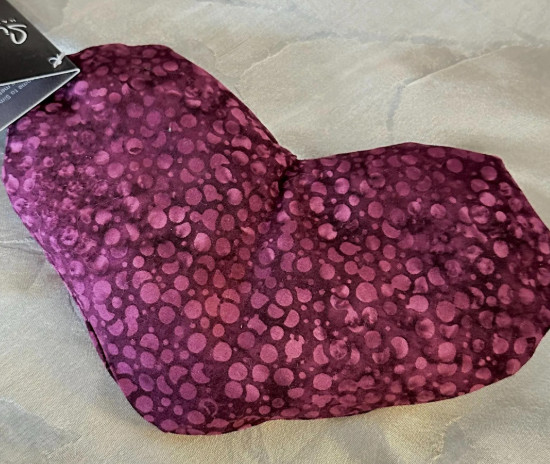 Soothing Heart-Shaped Eye Pillow with Lavender and Eucalyptus for Migraine Relief picture