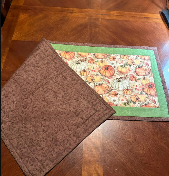 Handmade Quilted Pumpkin Table Runner, Cotton Fall D&eacute;cor picture