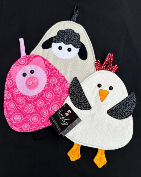 Adorable Handmade Barnyard Animal Kitchen D&eacute;cor