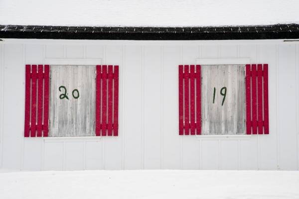 2.Red Shutters | Volets Rouges picture