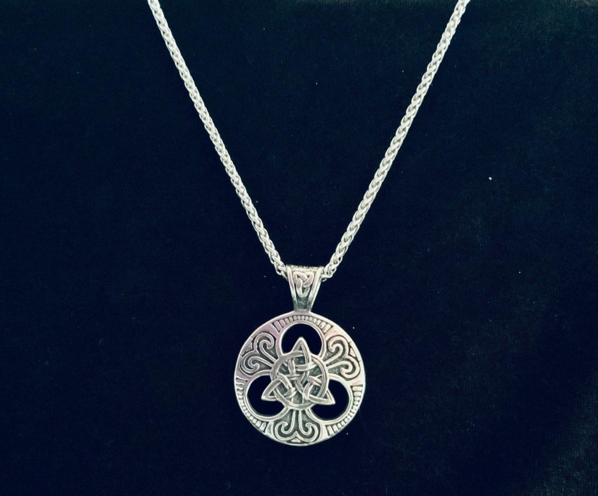 316L Surgical Stainless Steel Pendants with Chainmaille Chain picture