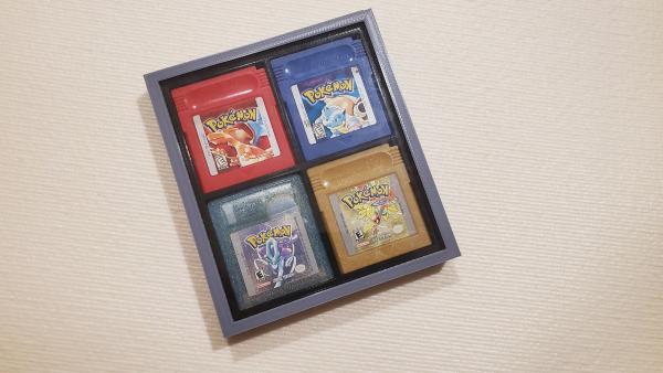 Nostalgic 4 Slot Gameboy Cartridge Display Case / Stand picture