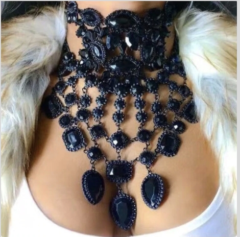 Black Elegance Necklace