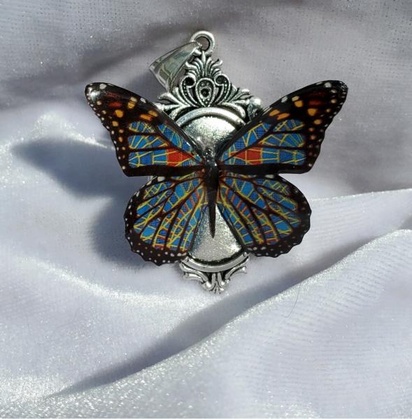 Small Marriott carpet butterfly pendants