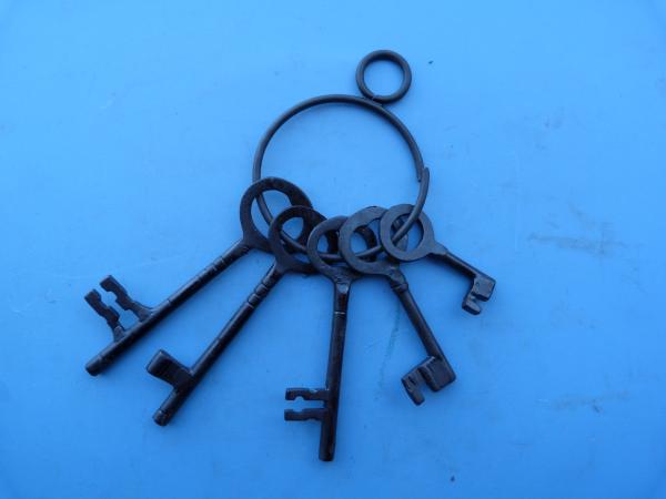 Dungeon / Jailer's Keys picture