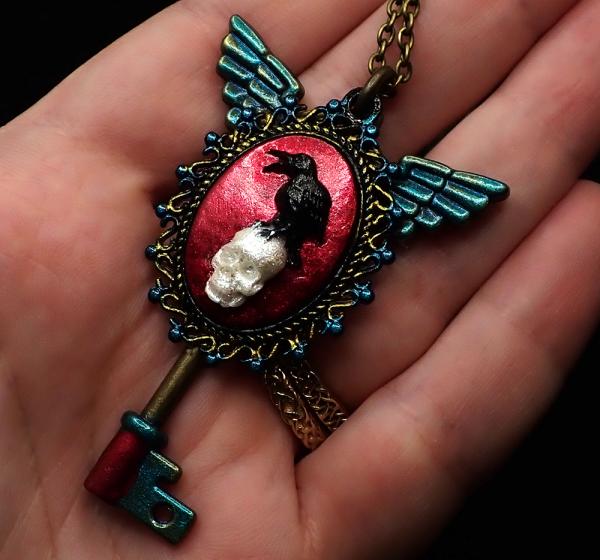 Crow Skull winged necklace picture