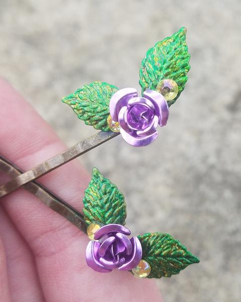 Roses and Green Leaves Bobby Pin Set