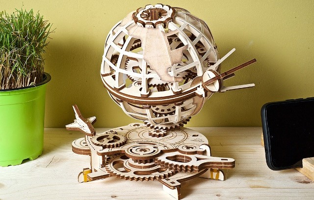 UGears Wooden Mechanical Globe - UG12114 picture