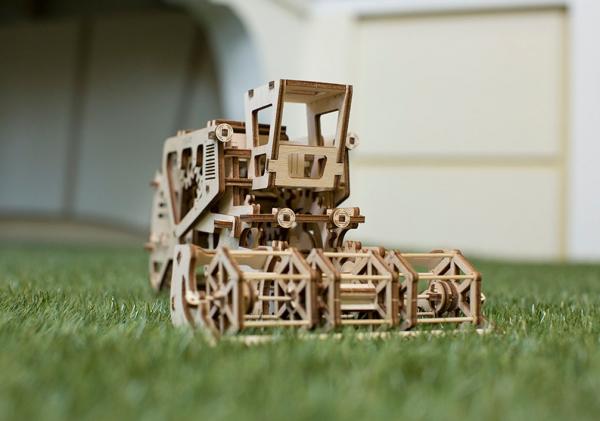 UGears Wooden Mechanical Combine Kit - KD502244 picture