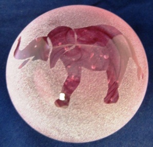 Frosted paperweight elephant pink - 200-0235ep picture