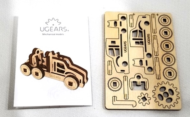 UFidgets Wooden Truck Kit - KD502153truc picture