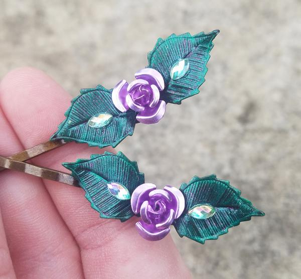 Roses and Dark Green Leaves Bobby Pin Set picture